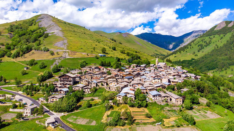 Besse-en-Oisans Oisans, les Alpes mythiques